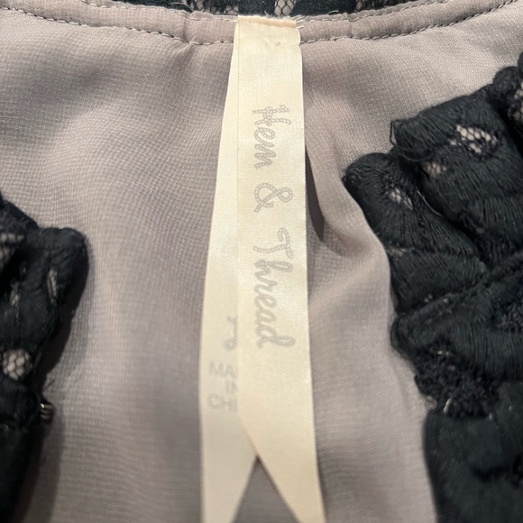 Elegant Black Lace Women’s Jacket - Picture 3 of 3